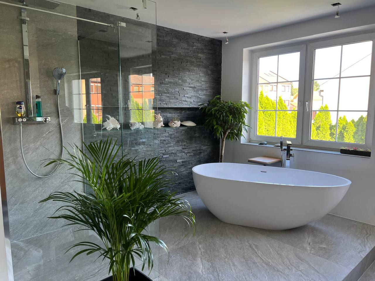 Rekonstrukce koupelny s moderními obklady