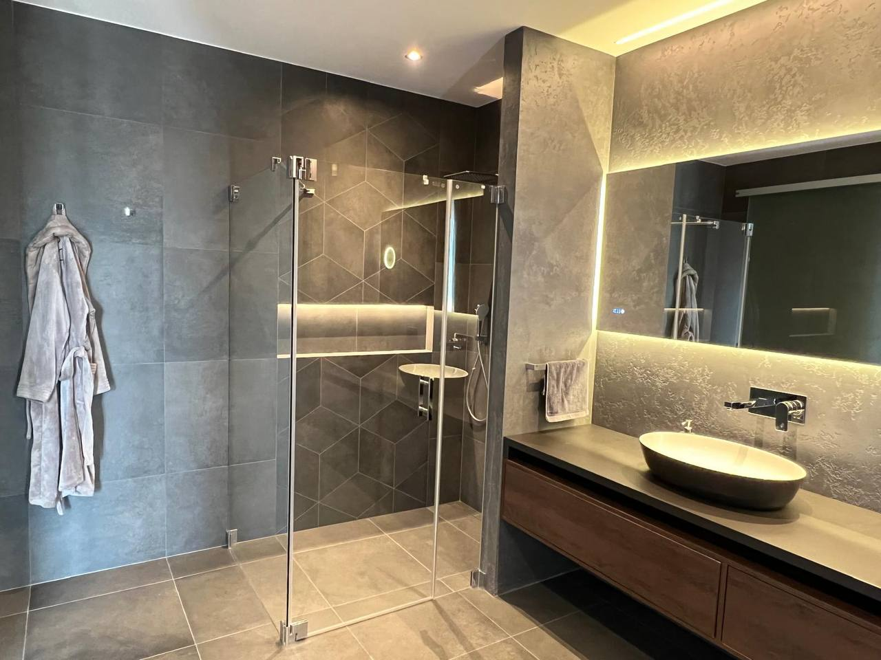 Moderní koupelna - realizace DekoStavby