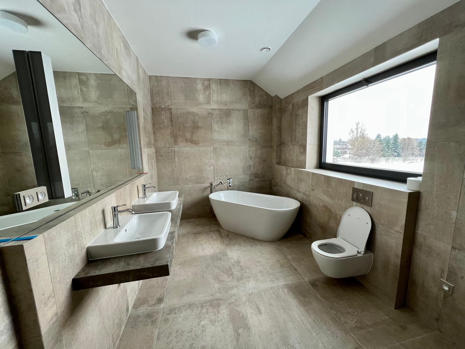 Koupelna s travertinem